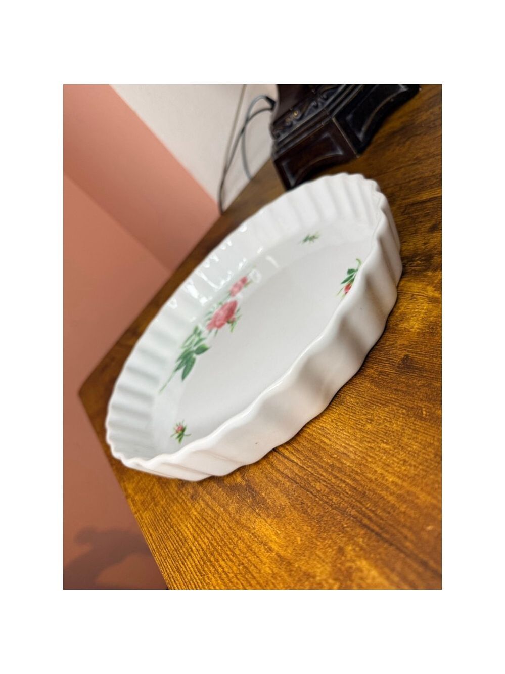 Christineholm pie plate pink roses 10 inch. One and a half inch deep. - Picture 2 of 7